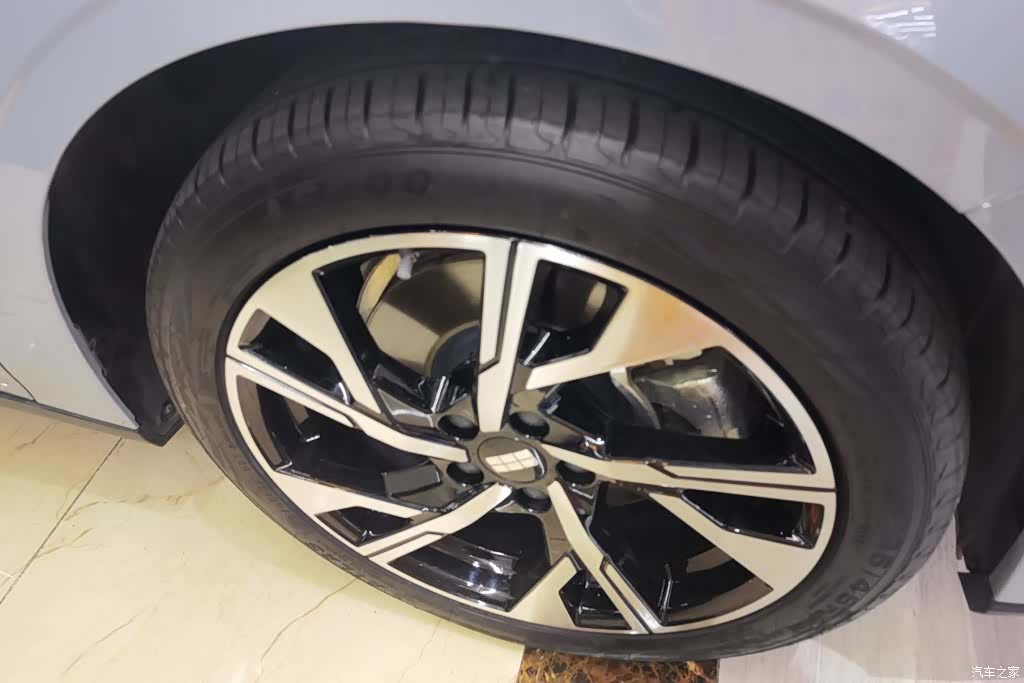 Geely Galaxy L6, 2024 6