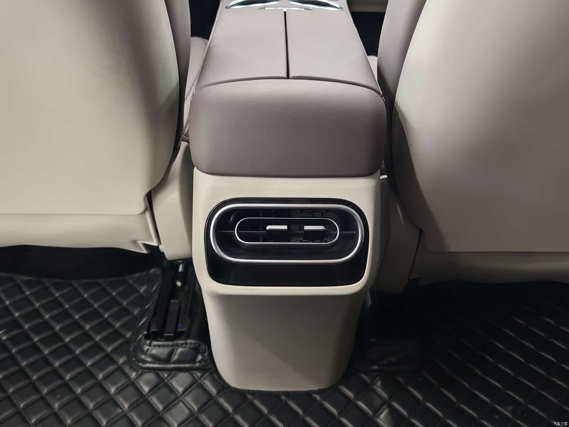 Leapmotor C11, 2023 11