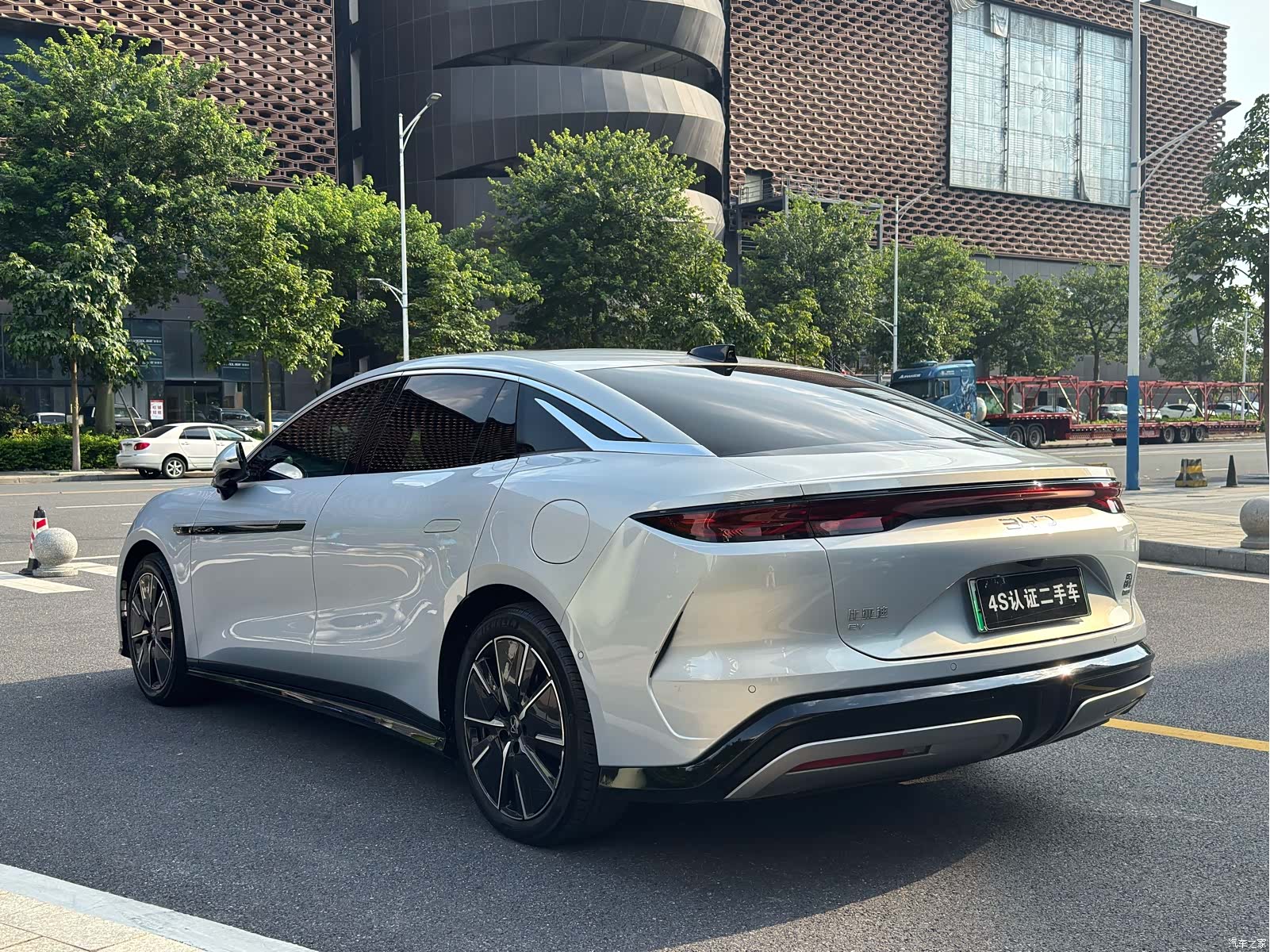 BYD Han, 2025 все фото