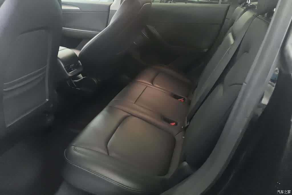 Tesla Model Y, 2021 11
