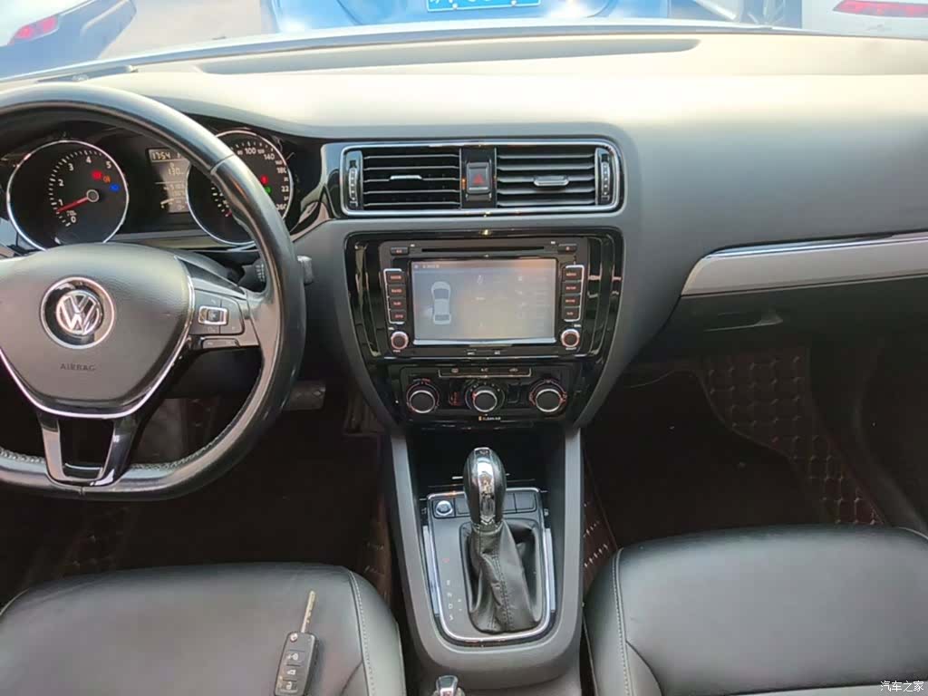 Volkswagen Sagitar, 2016 9