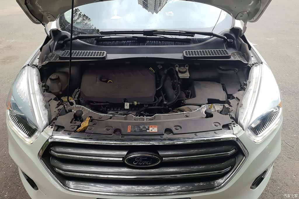 Ford Kuga, 2021 10