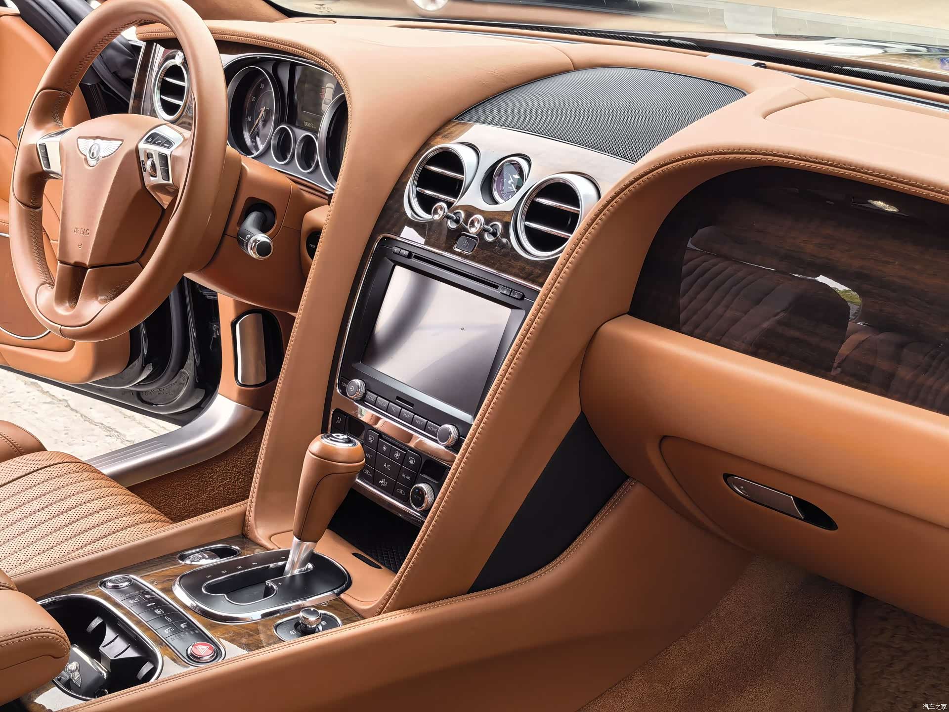 Bentley Flying Spur, 2018 14