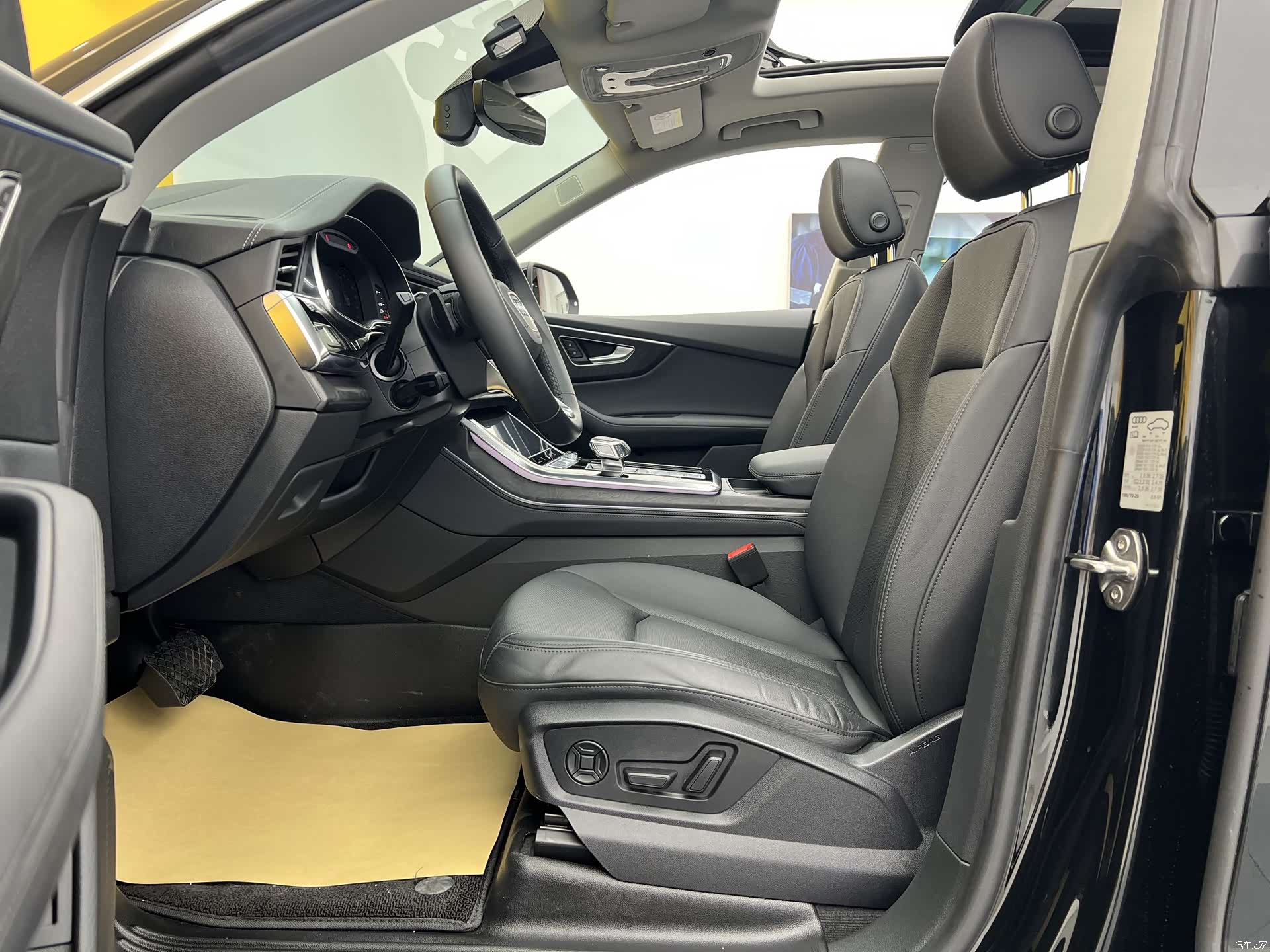 Audi Q8, 2024 3
