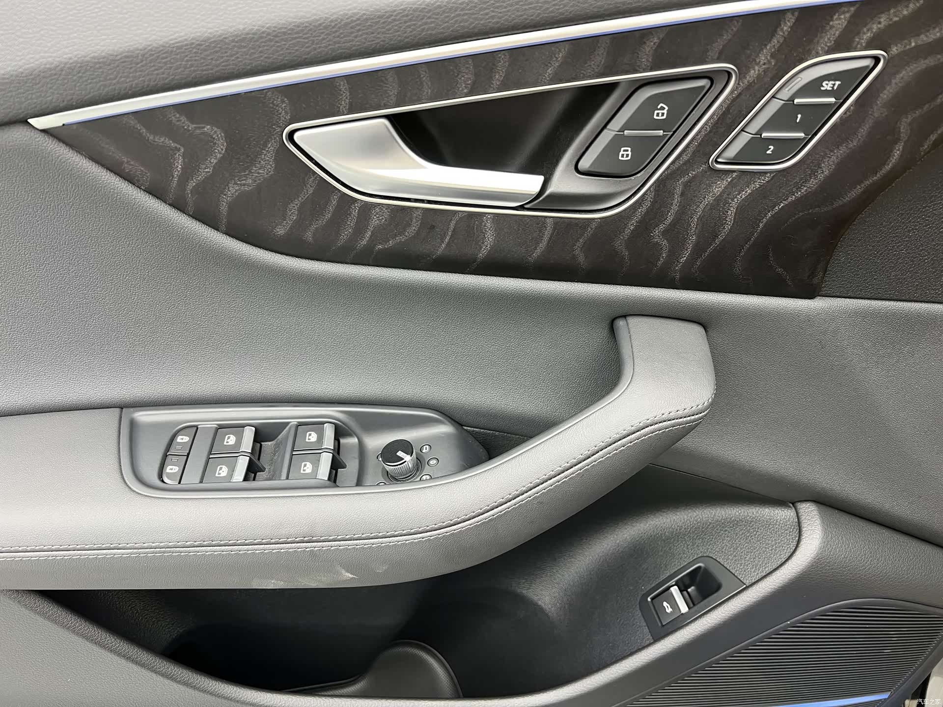Audi Q8, 2024 4