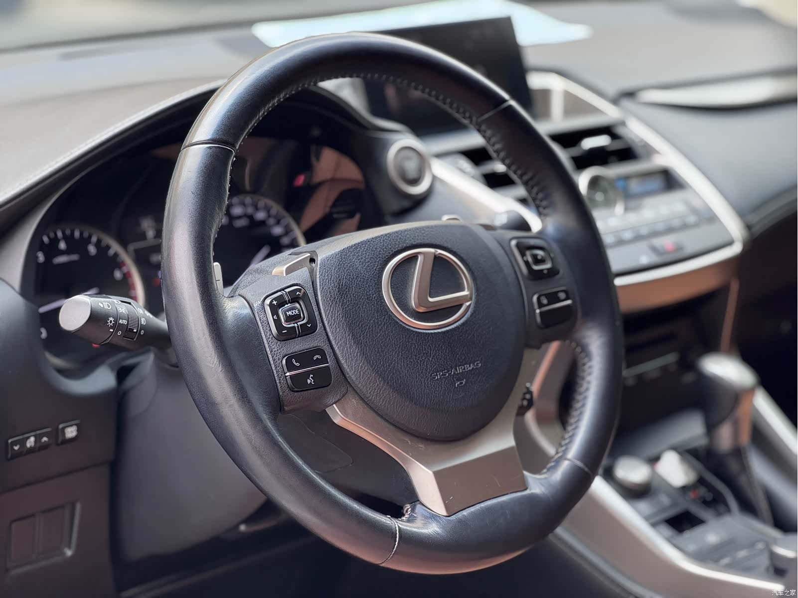 Lexus NX, 2015 4