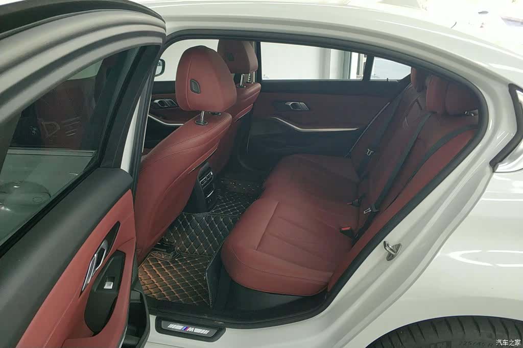 BMW 3 Series, 2024 11