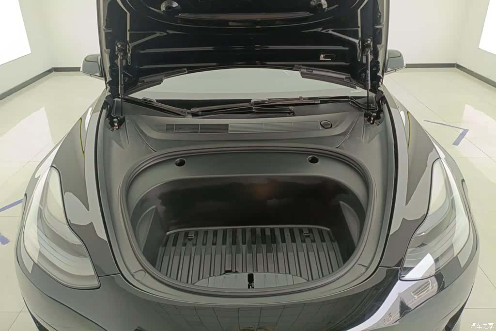 Tesla Model 3, 2022 10