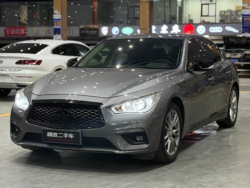 Infiniti Q50L