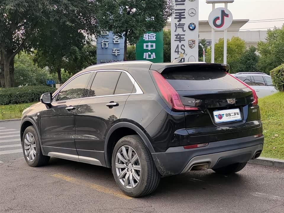 Cadillac XT4