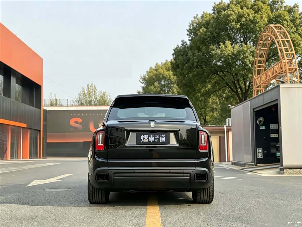 Rolls-Royce Cullinan, 2023 4