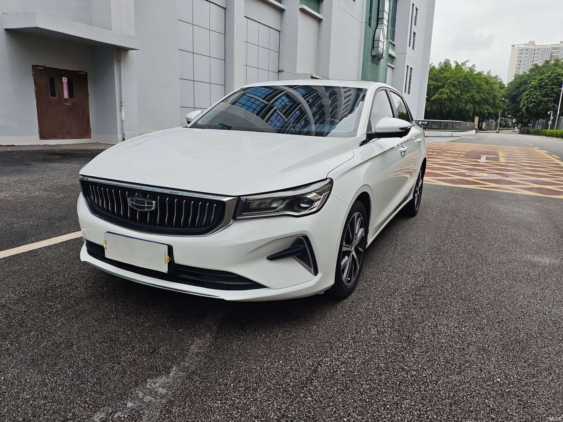 Geely Emgrand, 2022 3