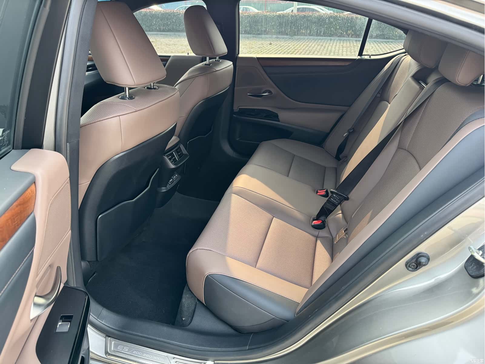Lexus ES, 2024 все фото