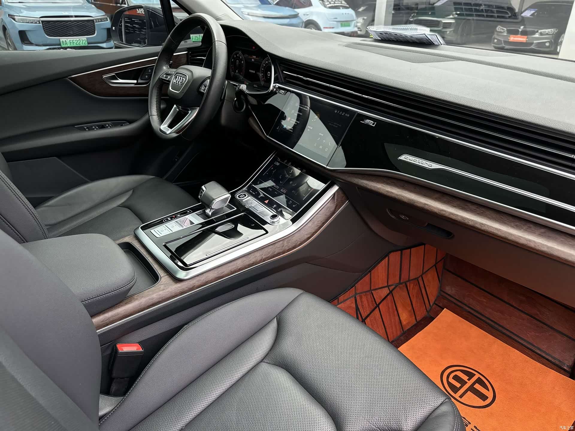 Audi Q7, 2022 10