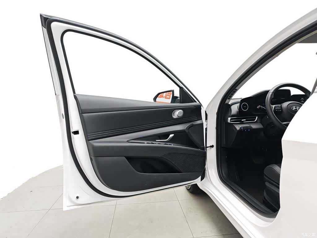 Hyundai Elantra, 2023 8
