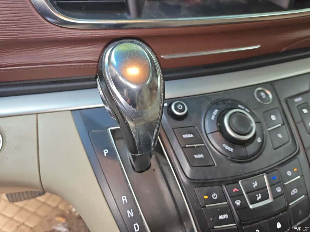 Buick GL8, 2018 7