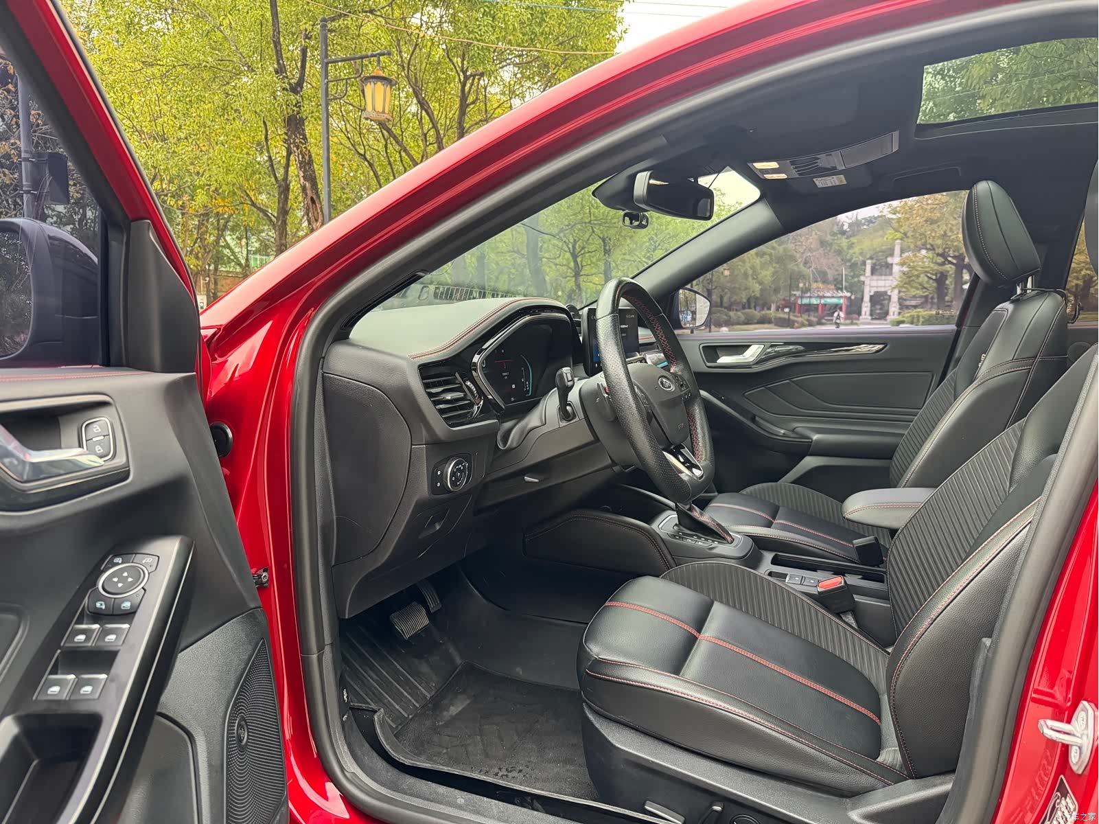 Ford Focus, 2023 10