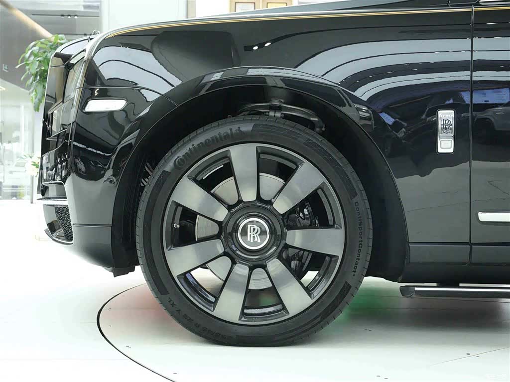 Rolls-Royce Cullinan, 2022 38