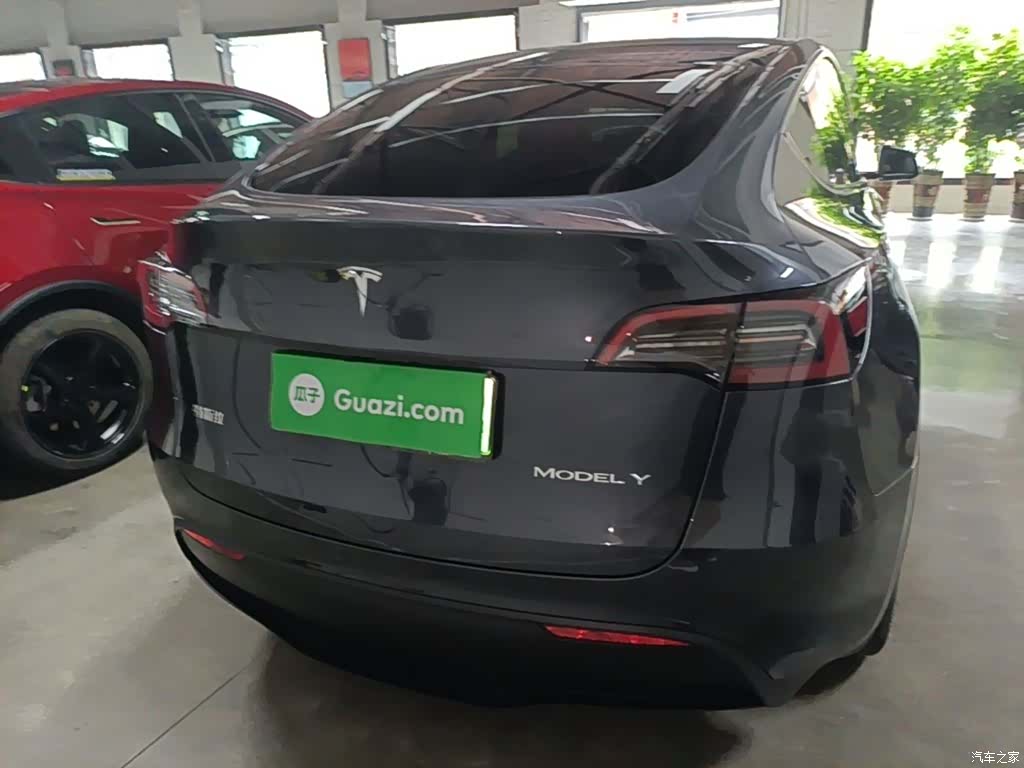 Tesla Model Y, 2024 6