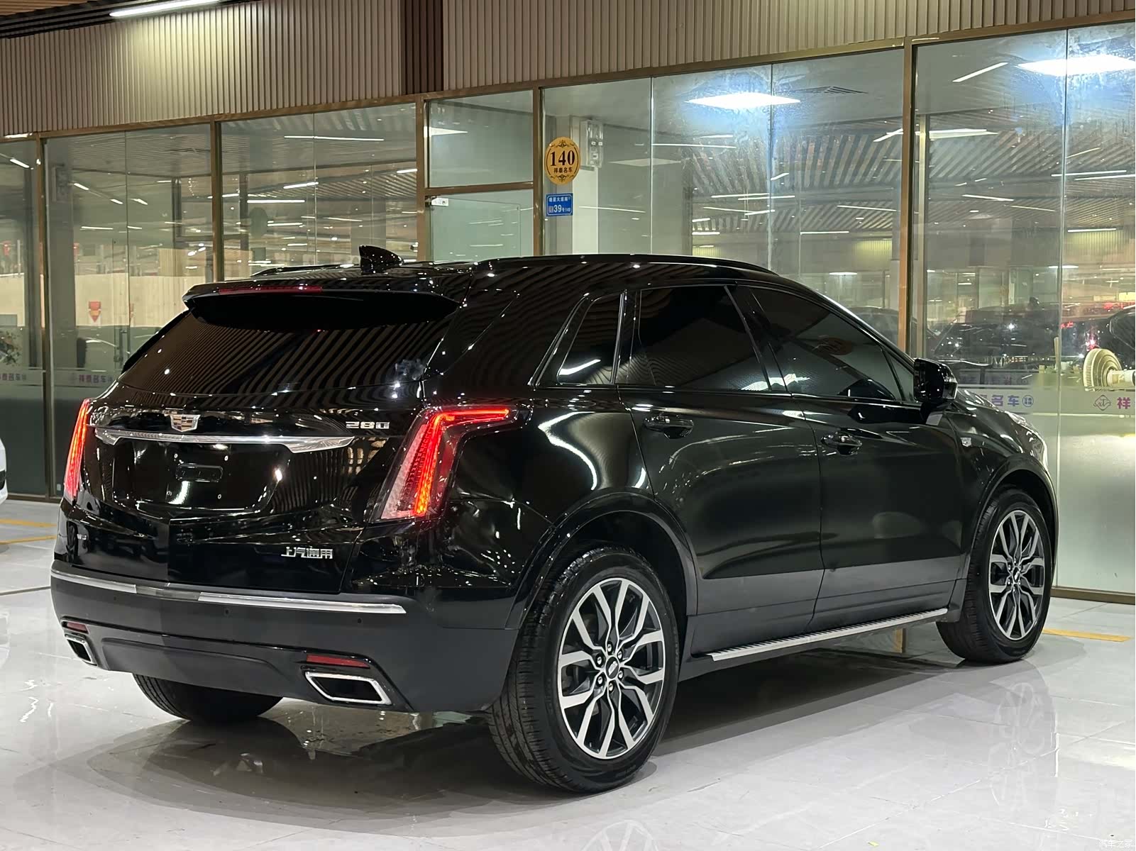 Cadillac XT5, 2022 все фото