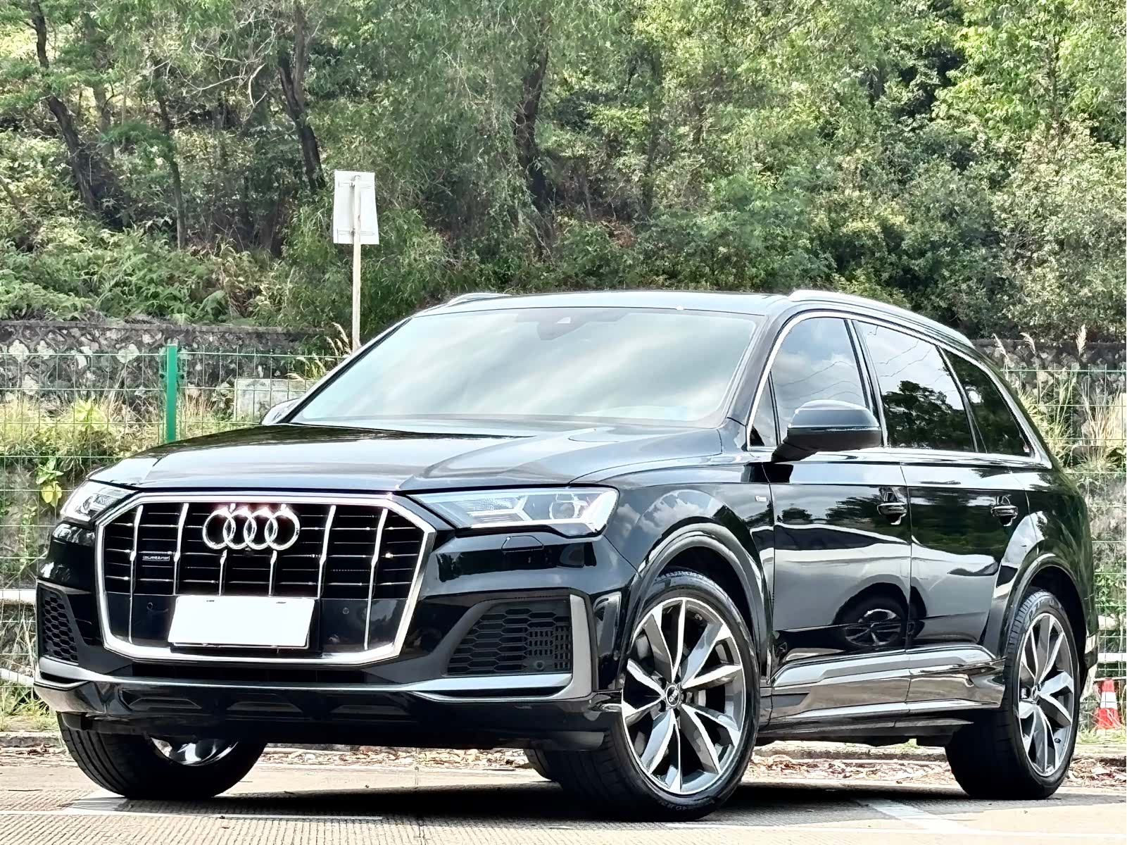 Audi Q7, 2023 1