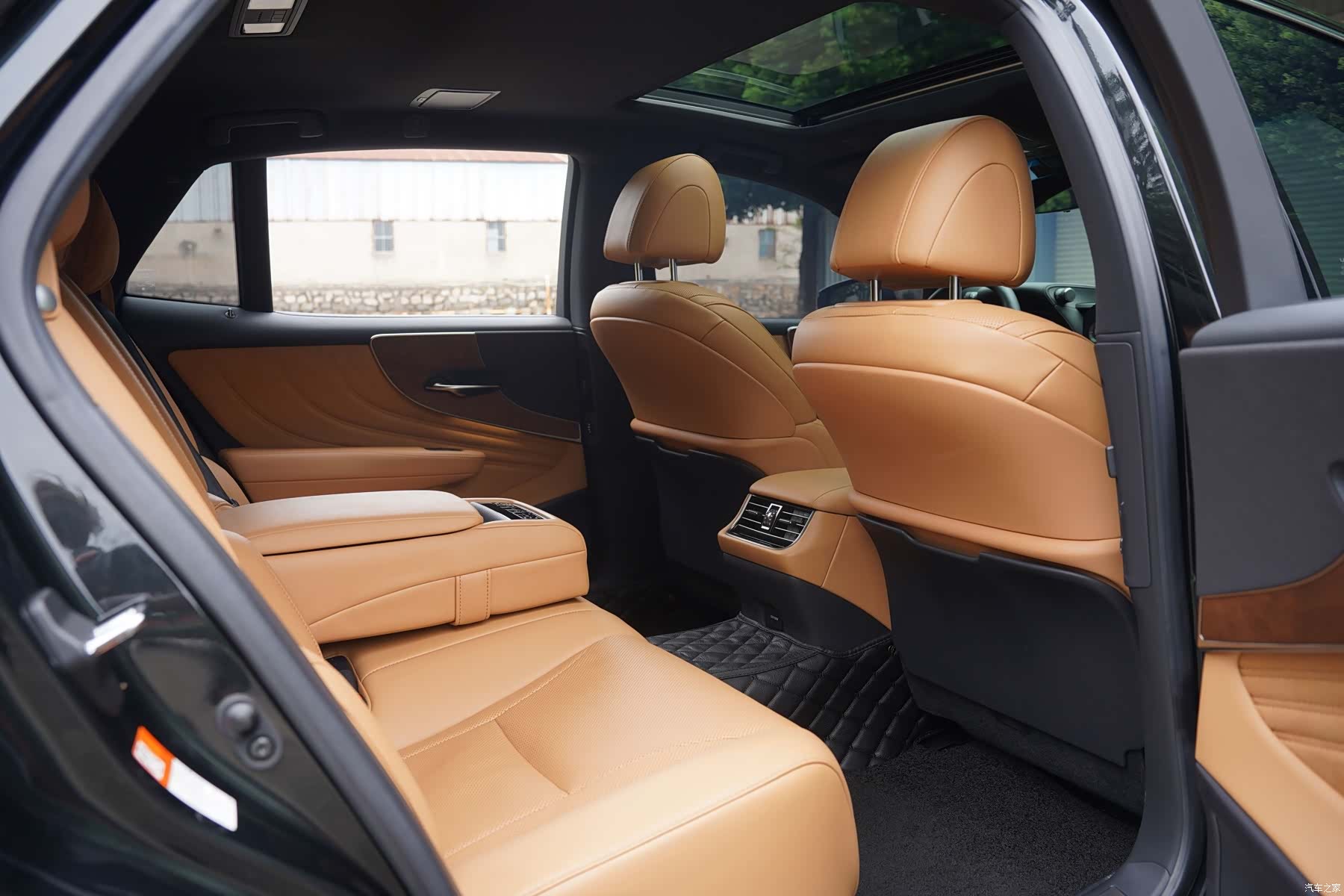 Lexus LS, 2022 24