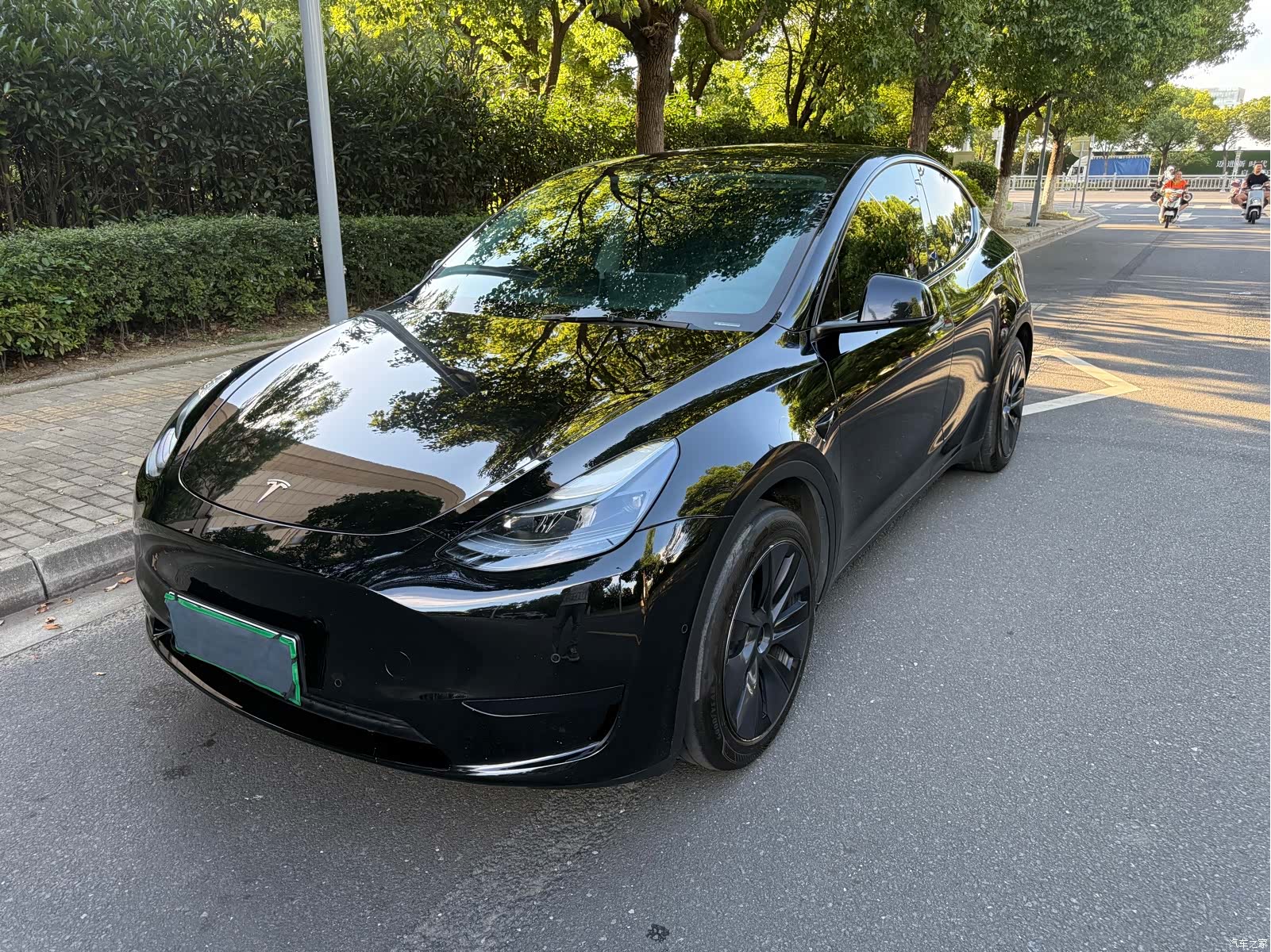 Tesla Model Y, 2024 1