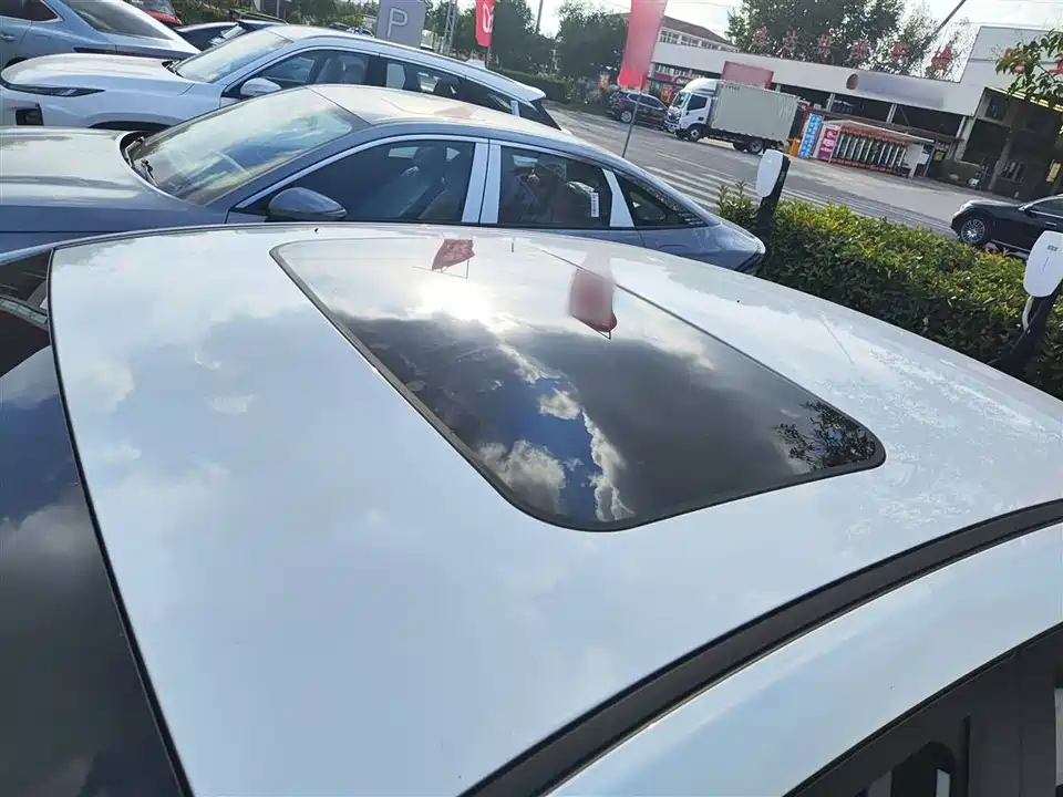 Geely Emgrand L HiP