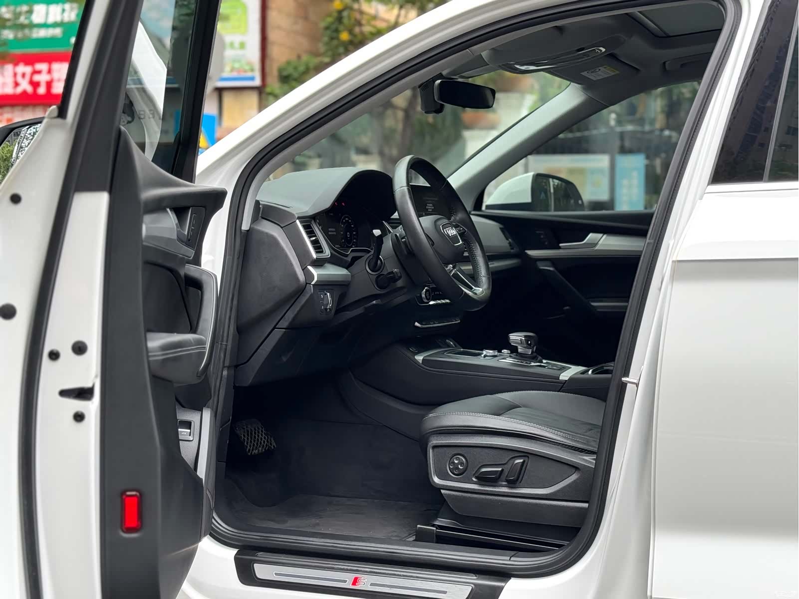 Audi Q5L, 2021 11