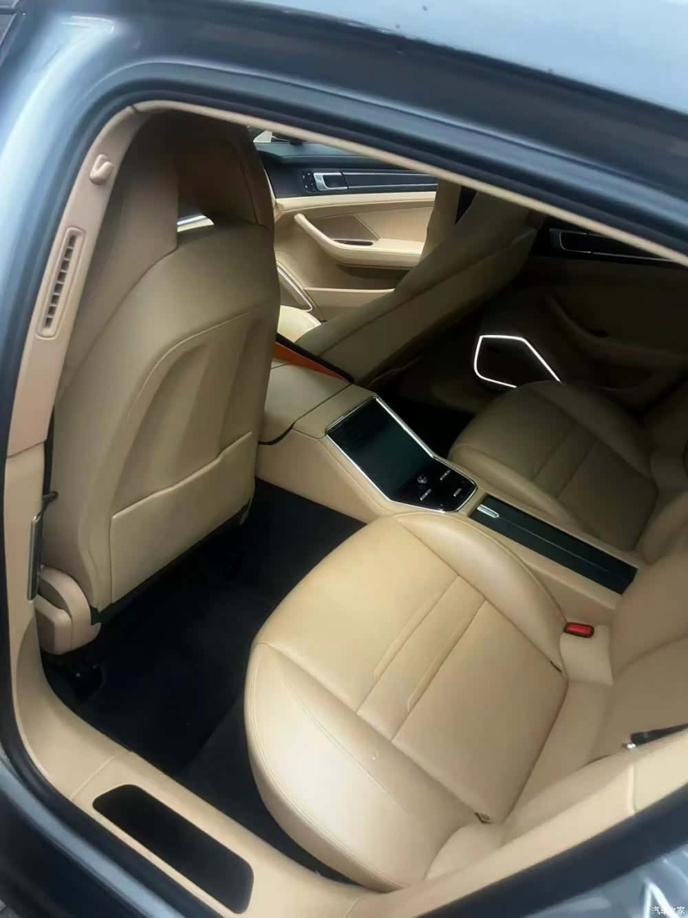 Porsche Panamera, 2023 4