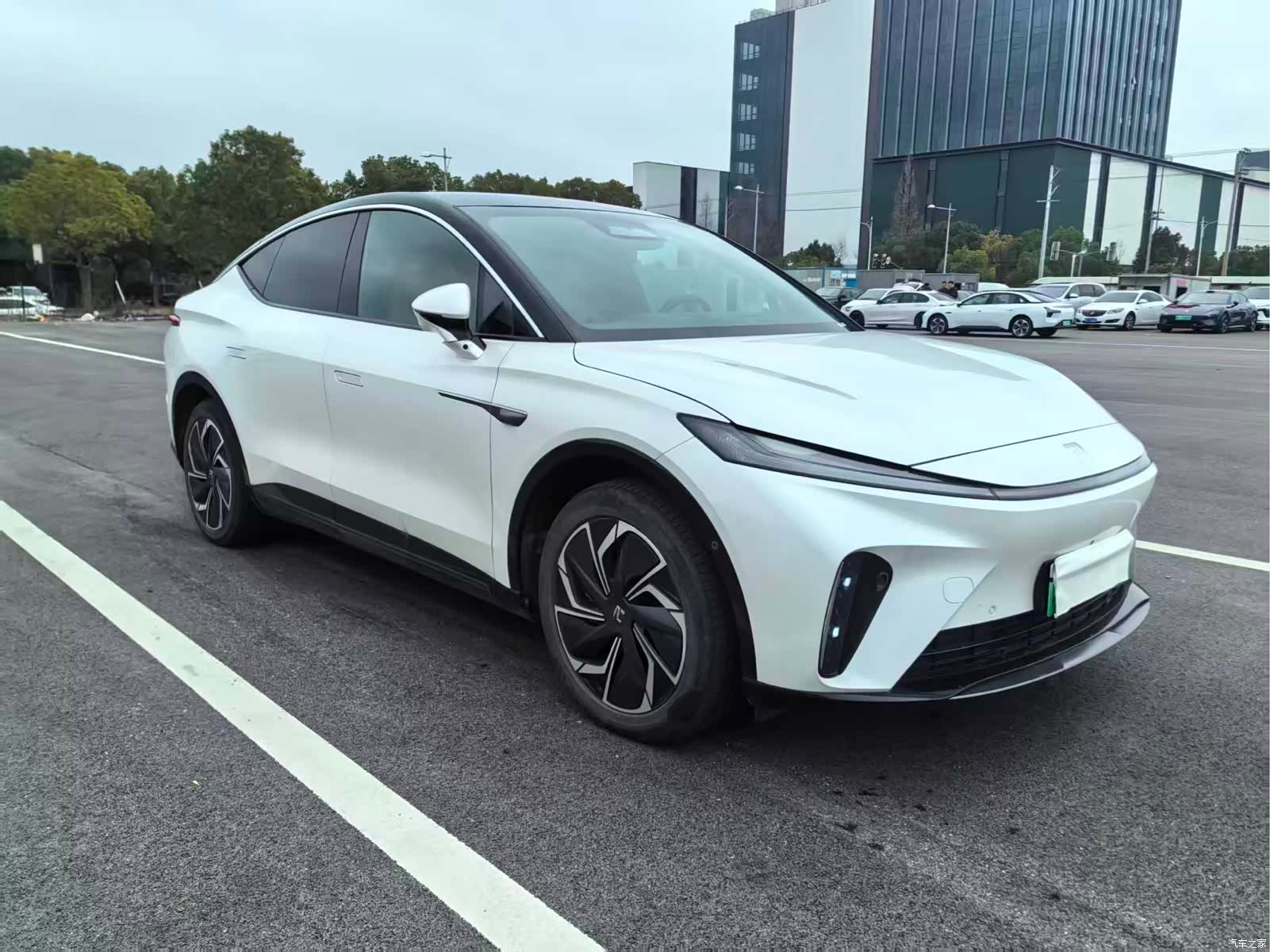 Rising Auto R7, 2023 2
