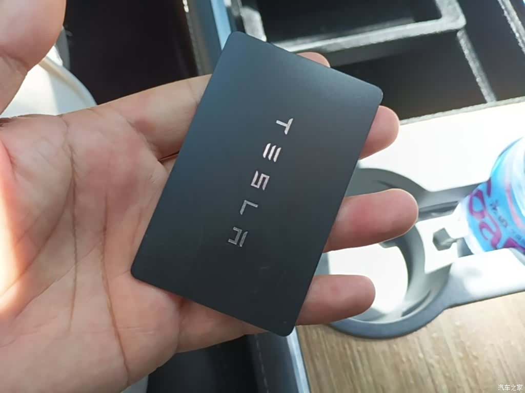 Tesla Model Y, 2023 9