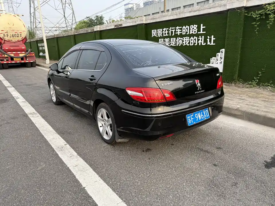 Peugeot 408