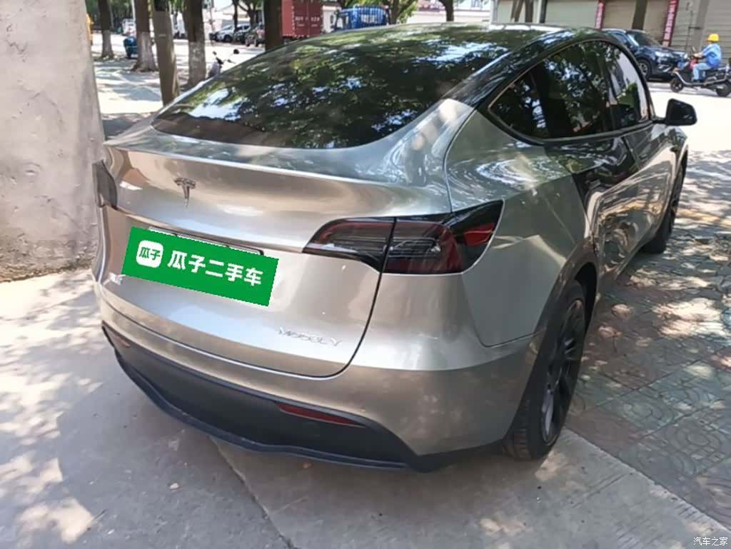 Tesla Model Y, 2023 7