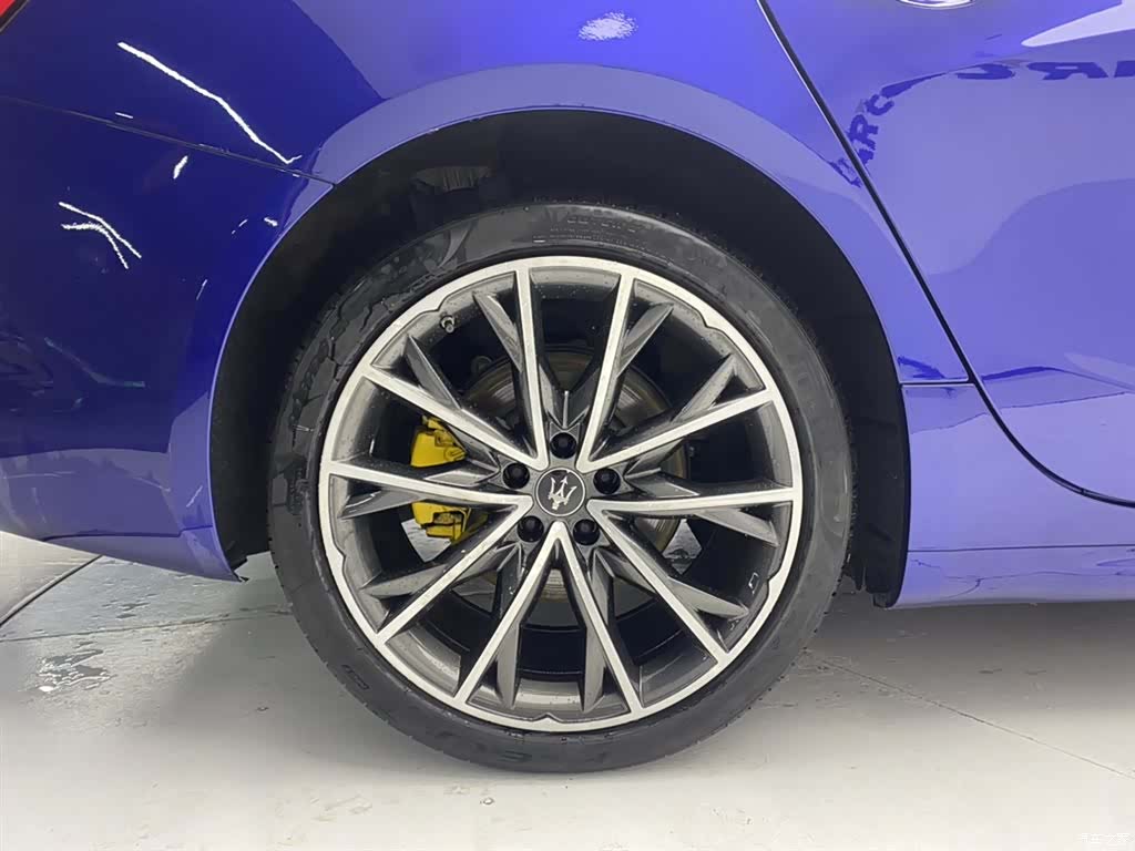 Maserati Ghibli, 2022 11