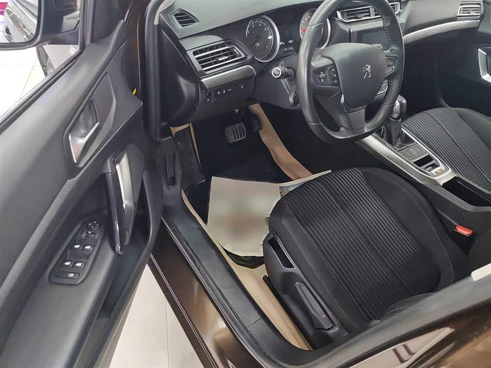 Peugeot 408