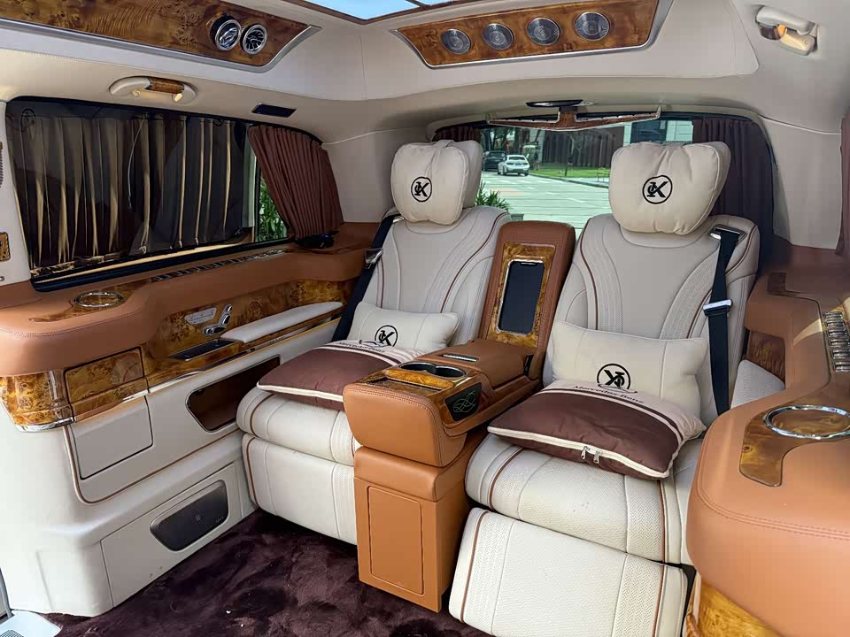 Mercedes-Benz V-class