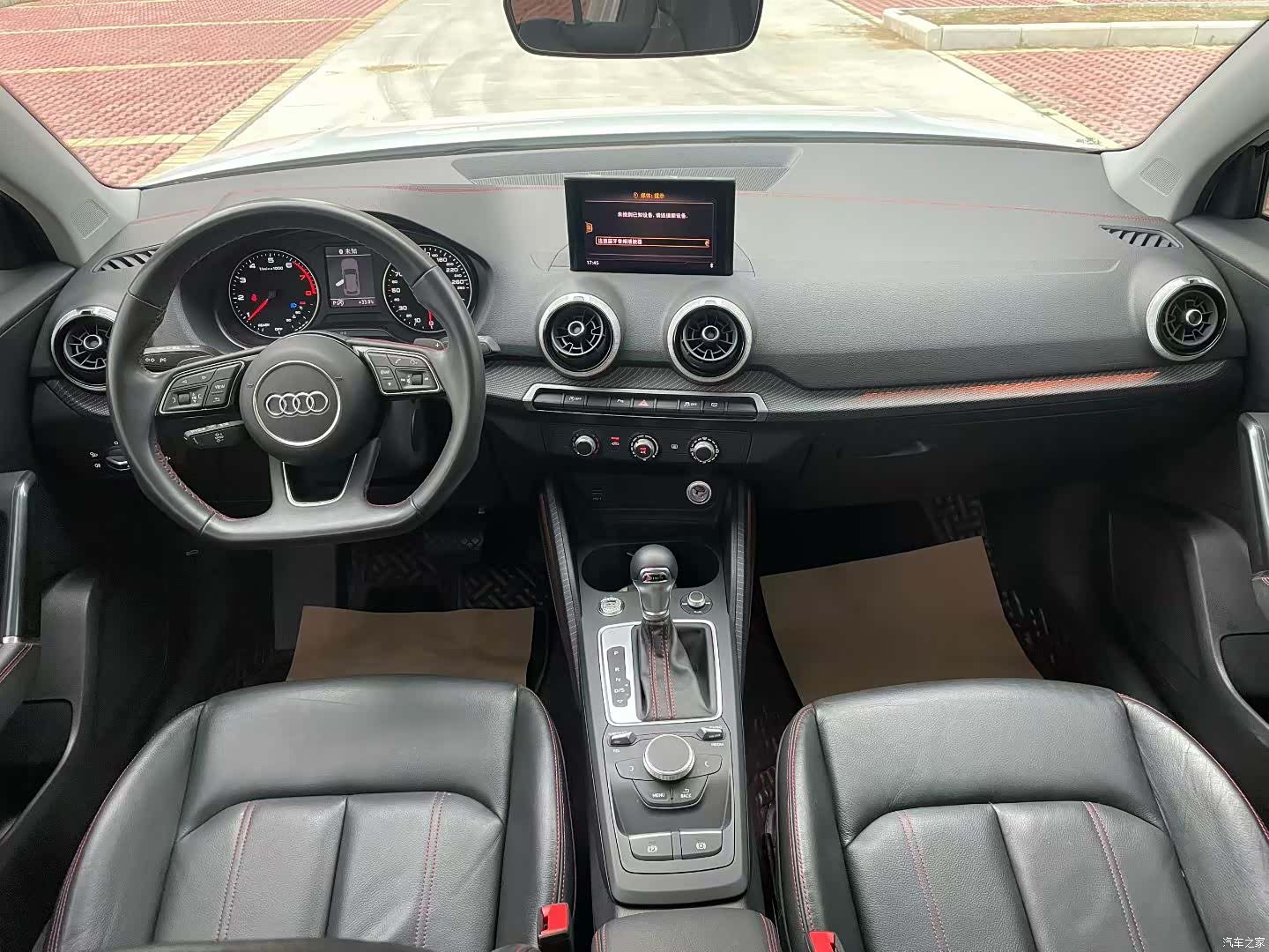 Audi Q2L, 2022 все фото
