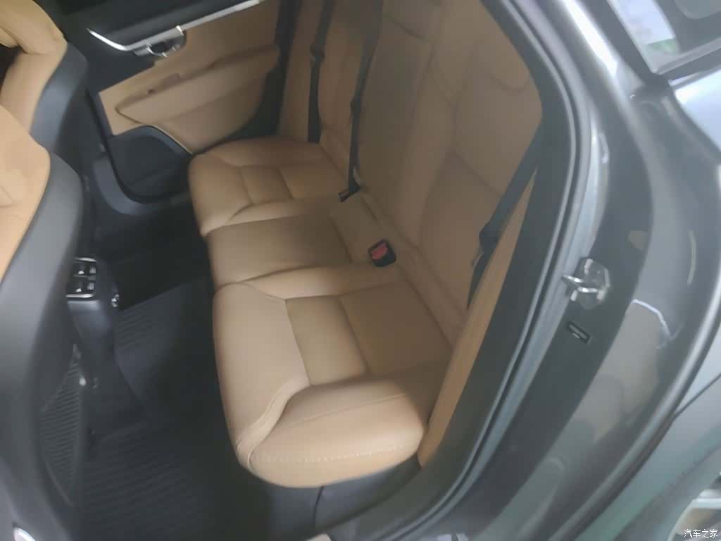 Volvo V90, 2019 17