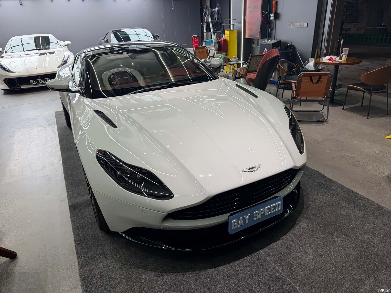 Aston Martin DB11, 2018 3
