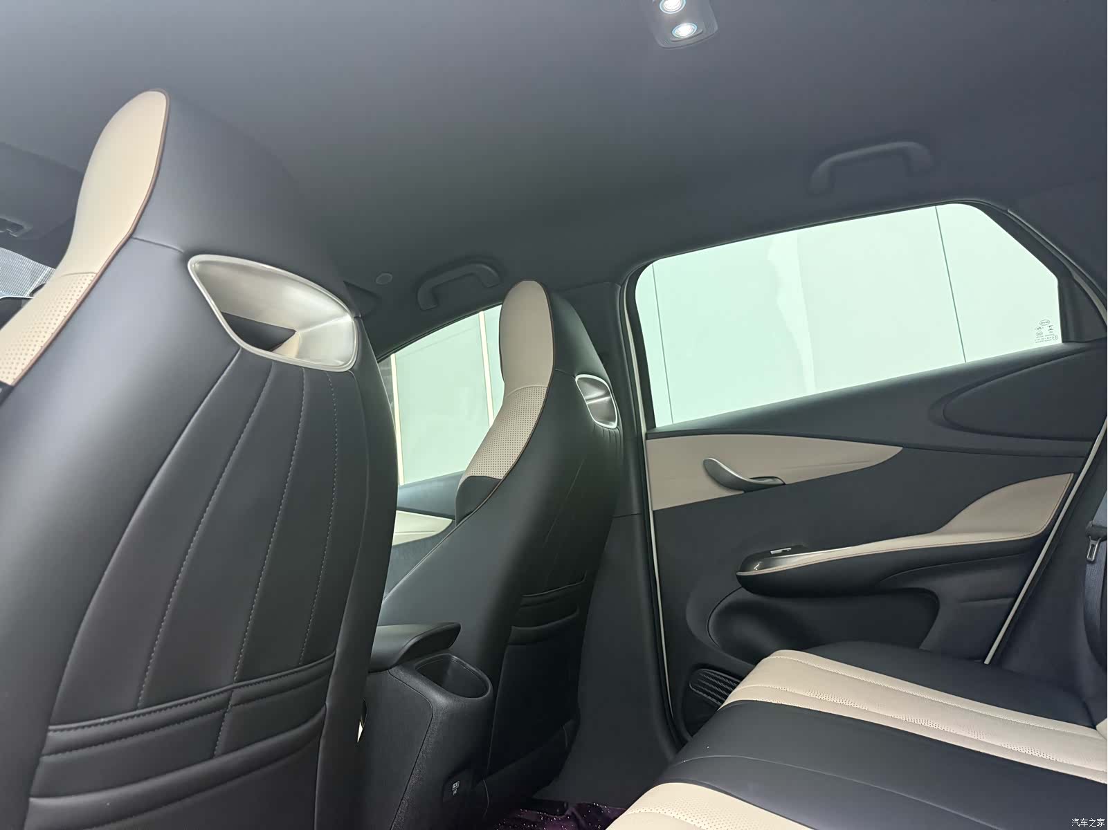 BYD Dolphin, 2026 9