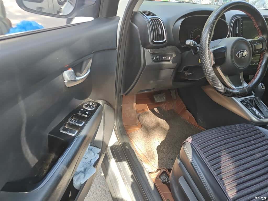 Kia KX3, 2015 12