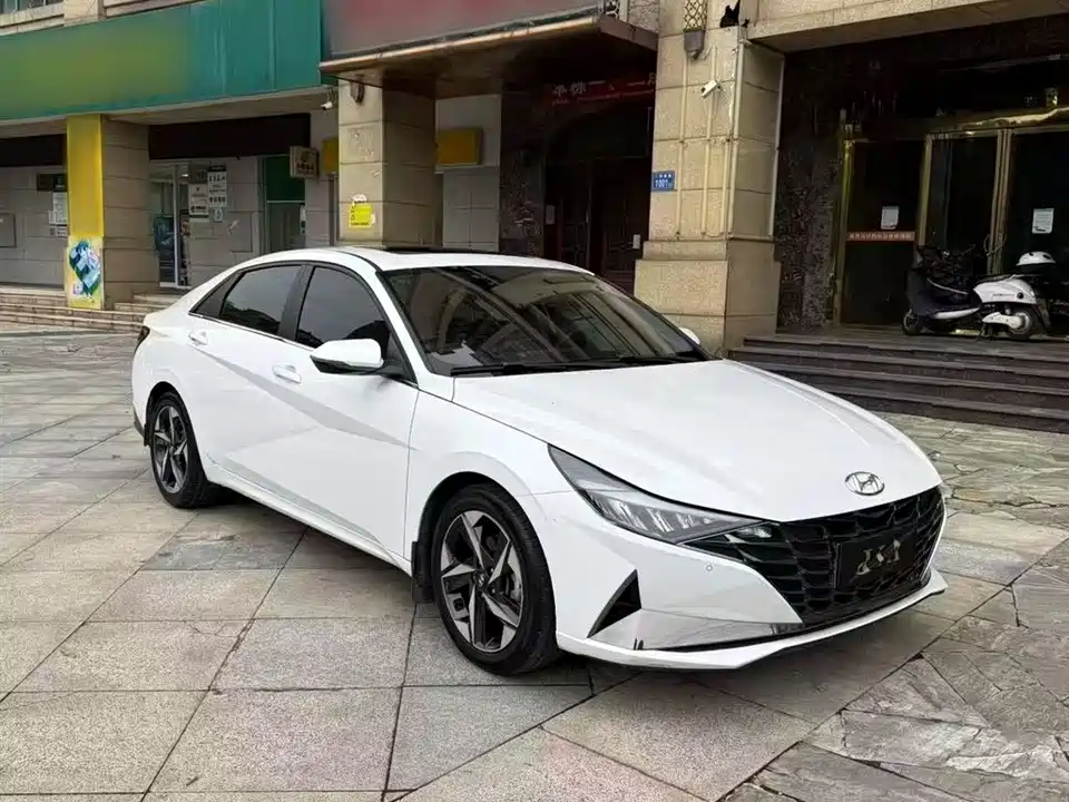 Hyundai Elantra