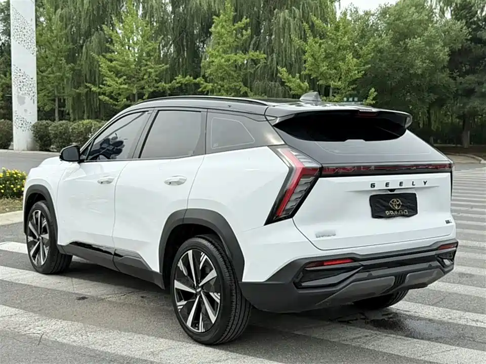 Geely Atlas L