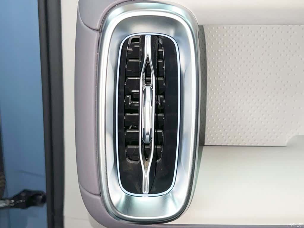 Leapmotor B10, 2025 19