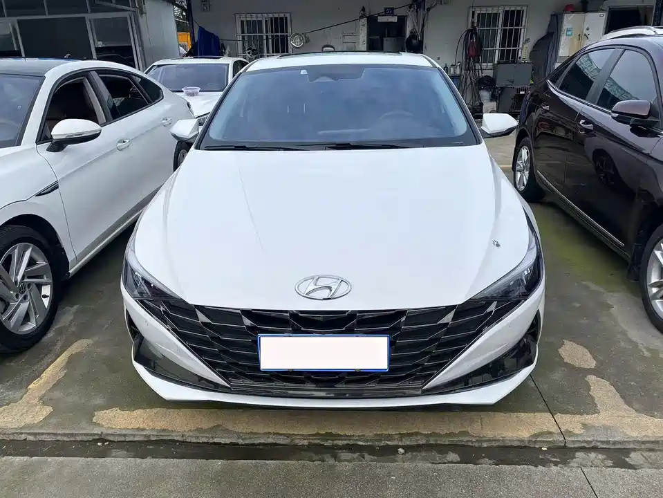 Hyundai Elantra