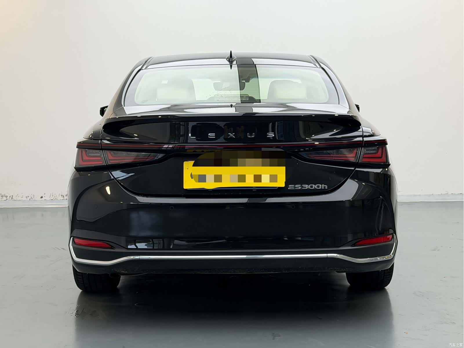Lexus ES, 2026 4