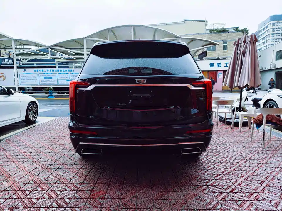 Cadillac XT6