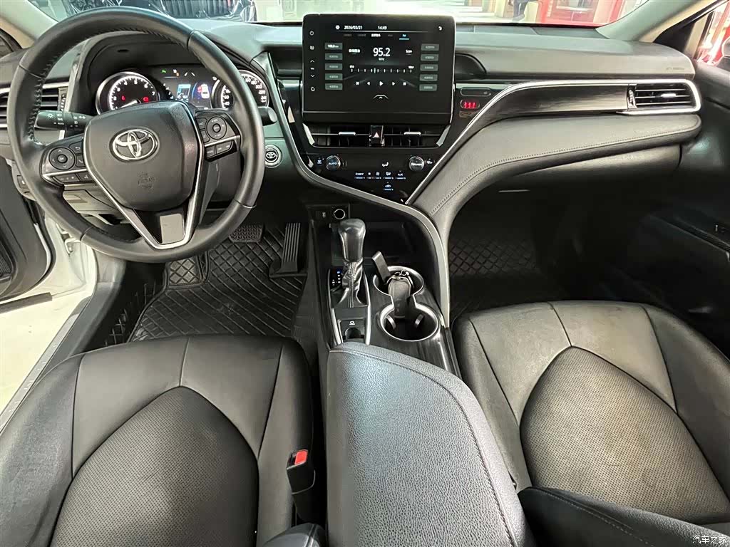 Toyota Camry, 2021 13