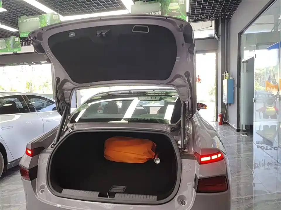 XPENG P7